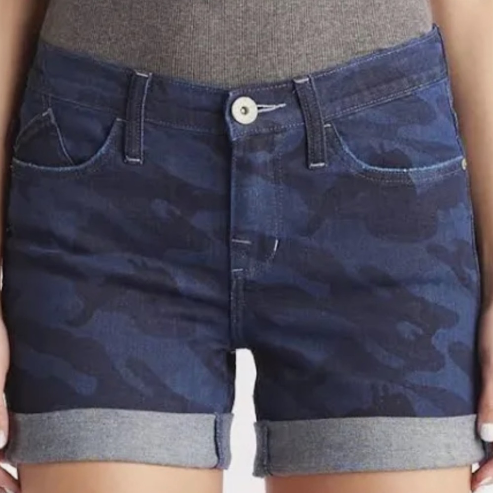 Rock & Republic Bumpershort• Women's Blue Denim Shorts